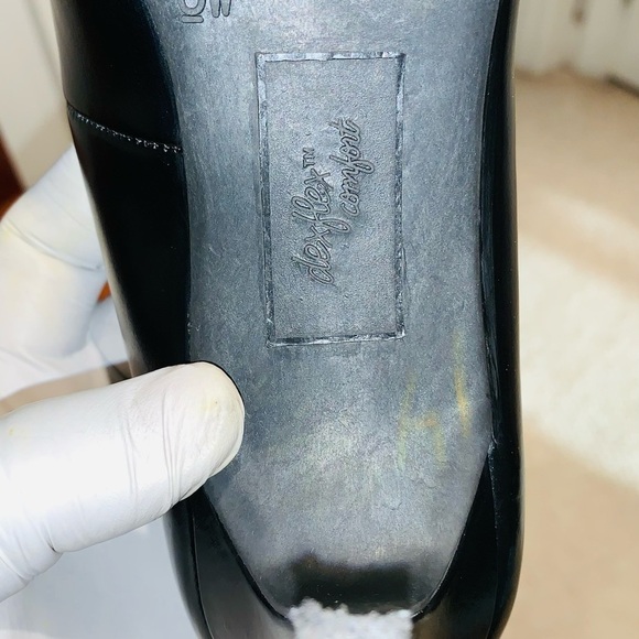 Dexflex Comfort Black Leather Pumps. - Picture 8 of 16